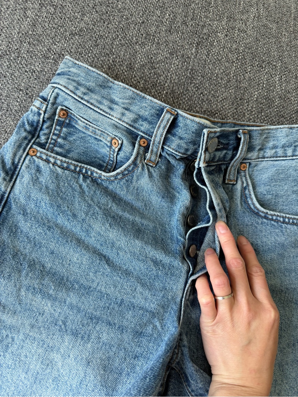 Aritzia denim forum yoko high rise thigh shorts - Picture 4 of 6